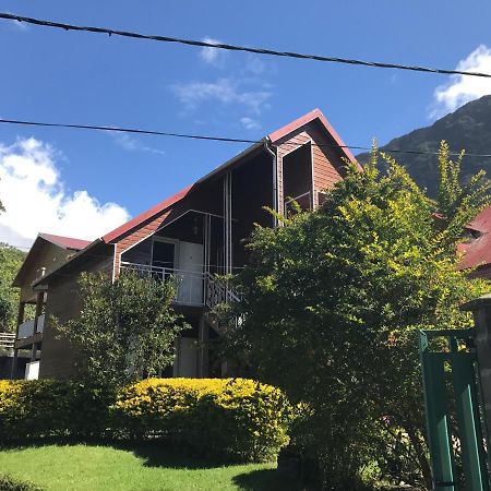 Le Jean Robert Bed & Breakfast Salazie Exterior photo