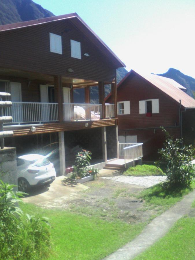 Le Jean Robert Bed & Breakfast Salazie Exterior photo